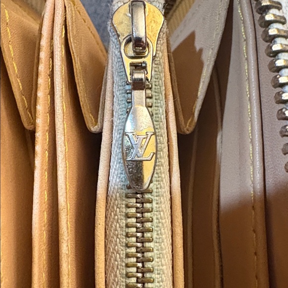 Louis Vuitton White Murakami long Wallet - Picture 16 of 16